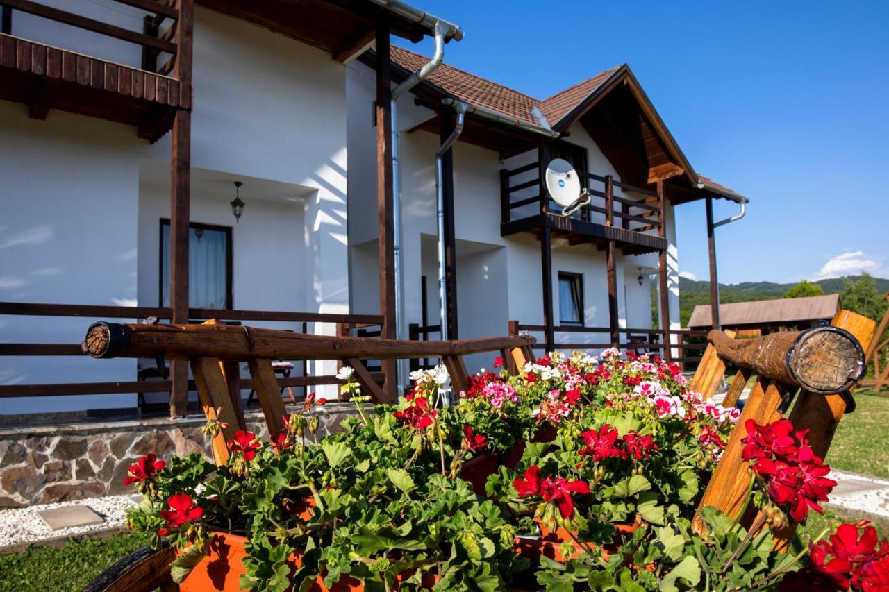 סובאטה Pallos Apartments מראה חיצוני תמונה