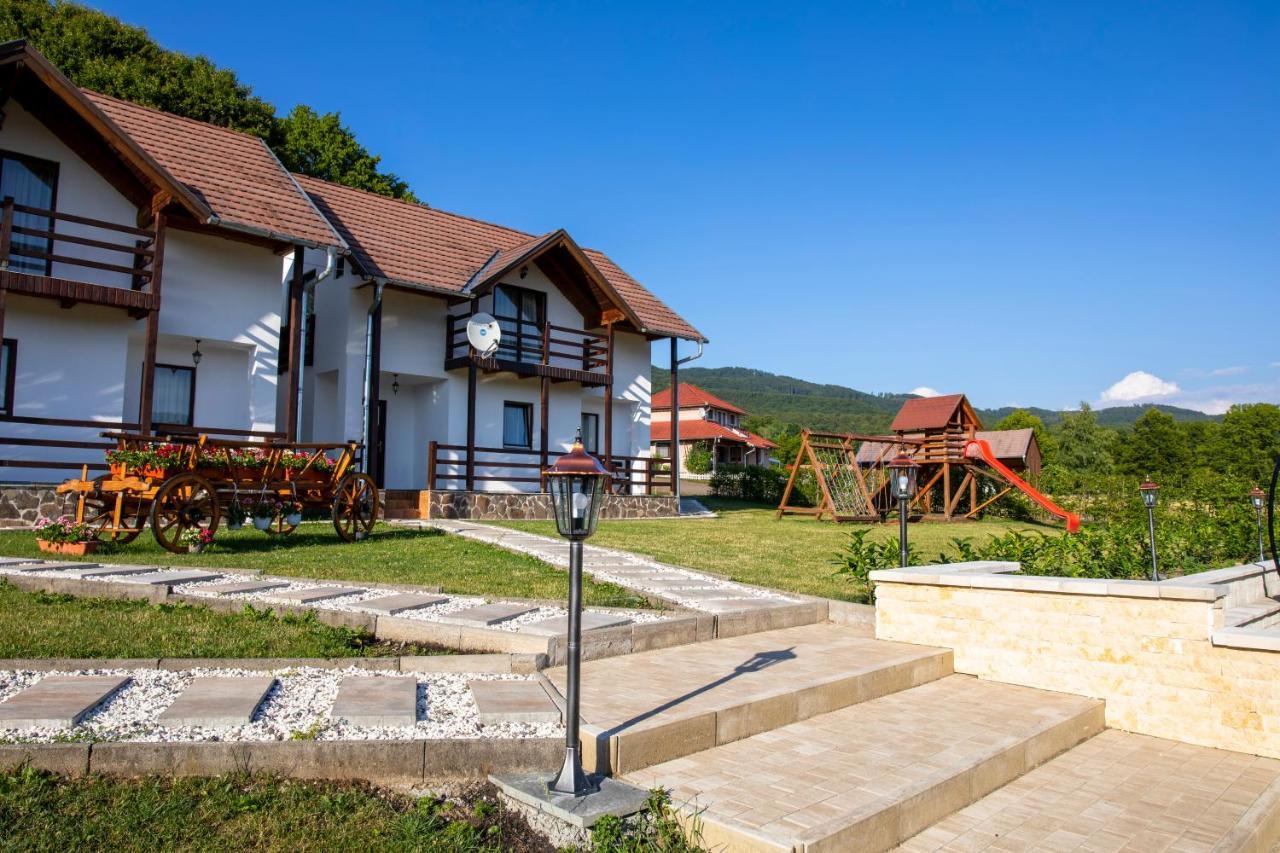 סובאטה Pallos Apartments מראה חיצוני תמונה