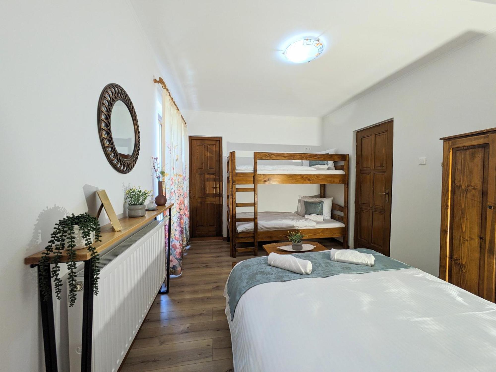 סובאטה Pallos Apartments מראה חיצוני תמונה