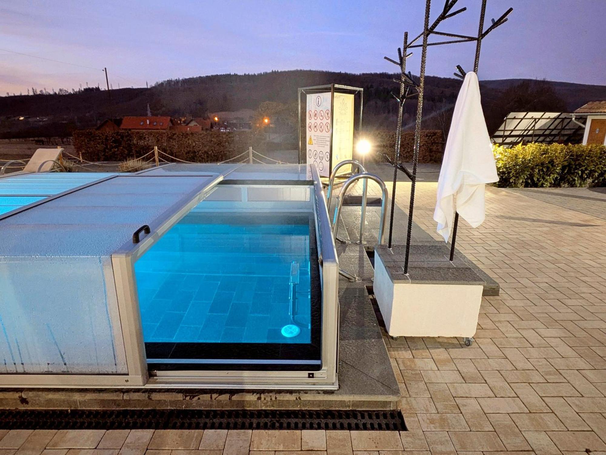 סובאטה Pallos Apartments מראה חיצוני תמונה
